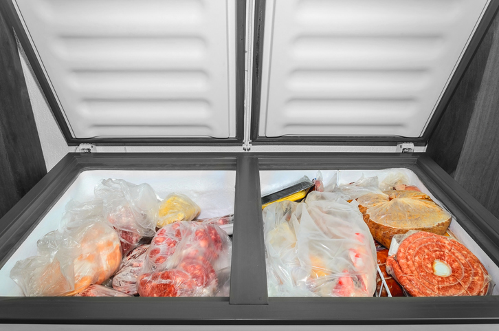 alimentos en congelador horizontal